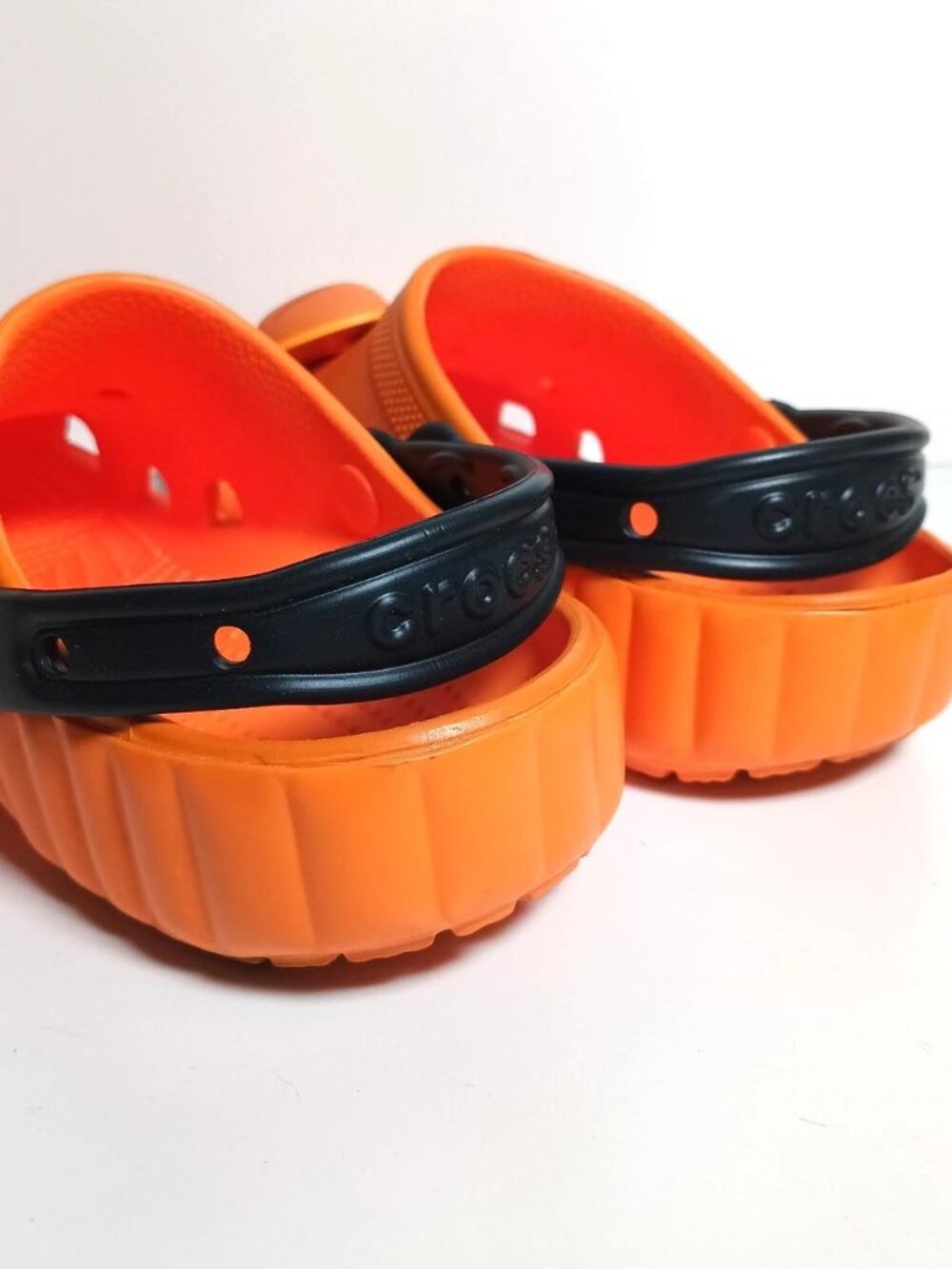 Disney Parks Crocs Mickey Mouse Pumpkin Halloween Orange Shoes Mens 7 W 9 - Picture 5 of 8